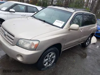 2004 Toyota Highlander with VIN JTEEP21A840005596, listed as a IAAI auction lot 41853783 with 300,533 mi miles. Bid and sale history available at carsss.com. Image 2.