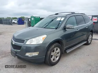 2011 Chevrolet Traverse 1LT z VIN 1GNKRGED0BJ204837, wystawiony jako IAAI lot #42203555 z przebiegiem Nie podano mil oraz . Historia ofert i sprzedaży dostępna na DreamBid. Obrazek 2.