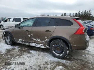 2015 Volvo V60 Cross Country T5 with VIN YV4612HK9F1000202, listed as a Copart auction lot 43557565 with 75,398 mi miles and Salvage Title. Bid and sale history available at carsss.com. Image 2.