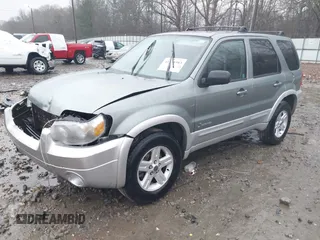 2005 Ford Escape Hybrid with VIN 1FMCU95H55KE10725, listed as a IAAI auction lot 41331983 with 1 mi miles. Bid and sale history available at carsss.com. Image 2.