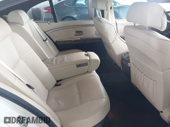 2006 BMW 7 Series 750Li с VIN WBAHN83566DT30332, выставлен на аукционе IAAI как лот 42705997 с пробегом 130 174 миль миль и . История ставок и продаж доступна на DreamBid. Изображение 8.