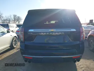 2023 Chevrolet Suburban Premier z VIN 1GNSKFKD0PR135739, wystawiony jako IAAI lot #41808983 z przebiegiem 64 683 mil mil oraz . Historia ofert i sprzedaży dostępna na DreamBid. Obrazek 16.