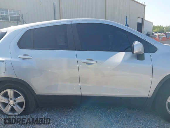 2020 Chevrolet Trax LS with VIN 3GNCJKSB8LL313882, listed as a IAAI auction lot 42030112 with 34,072 mi miles and . Bid and sale history available at DreamBid. Image 13.