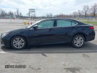 2013 Lexus ES 4dr Sdn with VIN JTHBK1GG8D2077512, listed as a IAAI auction lot 41922259 with 30,899 mi miles. Bid and sale history available at carsss.com. Image 14.