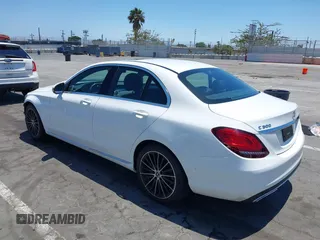 2019 Mercedes-Benz C 300 с VIN 55SWF8DB5KU322445, выставлен на аукционе IAAI как лот 42403051 с пробегом 43 465 миль миль и . История ставок и продаж доступна на DreamBid. Изображение 3.