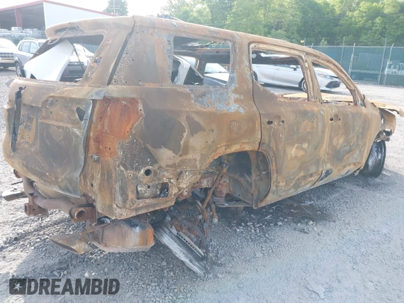 2023 GMC Acadia SLE z VIN 1GKKNRL41PZ111759, wystawiony jako IAAI lot #39384296 z przebiegiem 10 500 mil mil oraz . Historia ofert i sprzedaży dostępna na DreamBid. Obrazek 4.
