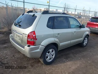 2007 Hyundai Tucson SE with VIN KM8JN12D47U485334, listed as a IAAI auction lot 41777257 with 107,969 mi miles. Bid and sale history available at carsss.com. Image 4.
