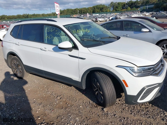 2022 Volkswagen Tiguan S with VIN 3VV1B7AX0NM004543, listed as a IAAI auction lot 40409461 with 999,999 mi miles. Bid and sale history available at carsss.com. Image 12.