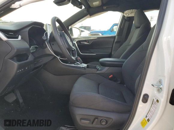 2024 Toyota RAV4 Hybrid SE z VIN 2T3T6RFV6RW049747, wystawiony jako Copart lot #58441525 z przebiegiem 10 458 mil mil oraz Szkoda całkowita • Salvage title. Historia ofert i sprzedaży dostępna na DreamBid. Obrazek 7.