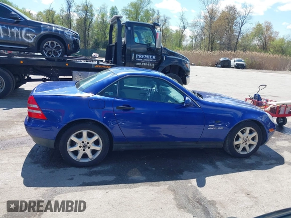 1998 Mercedes-Benz SLK 230/320 with VIN WDBKK47F0WF073233, listed as a IAAI auction lot 42017548 with 125,262 mi miles and . Bid and sale history available at DreamBid. Image 13.