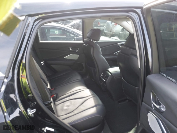 2019 Acura RDX w/Technology Pkg with VIN 5J8TC2H52KL010287, listed as a IAAI auction lot 41621364 with 82,935 mi miles. Bid and sale history available at carsss.com. Image 8.