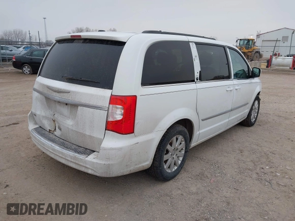2014 Chrysler Town & Country Touring with VIN 2C4RC1BG8ER255121, listed as a IAAI auction lot 41518676 with 46,087 mi miles. Bid and sale history available at carsss.com. Image 4.