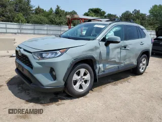 2019 Toyota RAV4 XLE with VIN 2T3P1RFV3KW061098, listed as a Copart auction lot 60061815 with 50,043 mi miles and Salvage title. Bid and sale history available at DreamBid. Image 1.