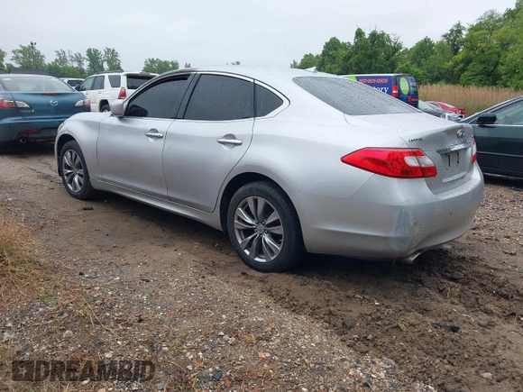 2013 Infiniti M with VIN JN1BY1AR3DM601425, listed as a IAAI auction lot 42238952 with 180,023 mi miles and . Bid and sale history available at DreamBid. Image 3.