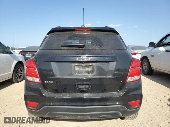 2020 Chevrolet Trax LT z VIN KL7CJLSBXLB352647, wystawiony jako Copart lot #52739415 z przebiegiem 76 368 mil mil oraz Czysty tytuł • Clean title. Historia ofert i sprzedaży dostępna na DreamBid. Obrazek 6.