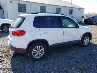2016 Volkswagen Tiguan R-Line with VIN WVGAV7AX1GW584924, listed as a Copart auction lot 43084595 with 146,070 mi miles and Salvage Title. Bid and sale history available at carsss.com. Image 3.