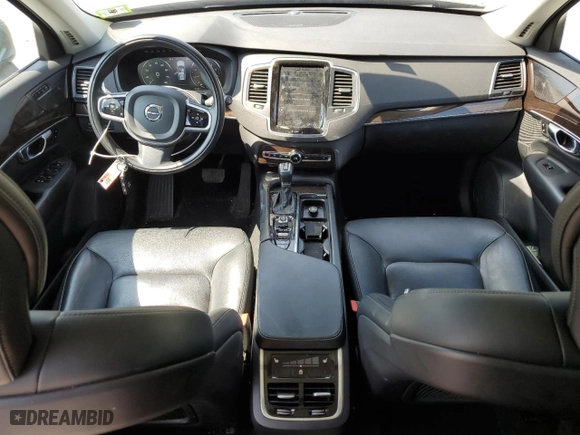 2019 Volvo XC90 Momentum with VIN YV4102PK0K1422593, listed as a Copart auction lot 69045144 with 116585 miles and Salvage Title. Bid and sale history available at carsss.com. Image 8.