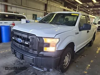2015 Ford F-150 XLT z VIN 1FTFX1EF7FKD06649, wystawiony jako IAAI lot #42615380 z przebiegiem 177 590 mil mil oraz . Historia ofert i sprzedaży dostępna na DreamBid. Obrazek 28.