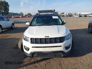 2019 Jeep Compass Latitude z VIN 3C4NJCBB1KT802680, wystawiony jako IAAI lot #41469207 z przebiegiem 70 471 mil mil oraz . Historia ofert i sprzedaży dostępna na DreamBid. Obrazek 12.