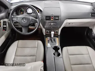 2009 Mercedes-Benz C 350 Sport с VIN WDDGF56X69R059504, выставлен на аукционе Copart как лот 62753415 с пробегом 180 759 миль миль и Чистый • Clean title. История ставок и продаж доступна на DreamBid. Изображение 8.