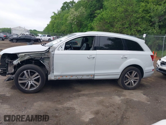 2015 Audi Q7 Premium Plus с VIN WA1LGAFE7FD027337, выставлен на аукционе IAAI как лот 42182400 с пробегом 82 269 миль миль и . История ставок и продаж доступна на DreamBid. Изображение 15.