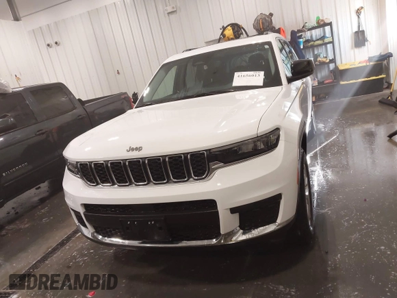 2023 Jeep Grand Cherokee Altitude with VIN 1C4RJKAGXP8842626, listed as a IAAI auction lot 41656013 with 41,085 mi miles and . Bid and sale history available at DreamBid. Image 13.