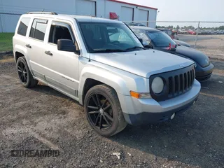 2011 Jeep Patriot Sport z VIN 1J4NT1GB2BD151471, wystawiony jako IAAI lot #42429985 z przebiegiem 207 497 mil mil oraz . Historia ofert i sprzedaży dostępna na DreamBid. Obrazek 1.