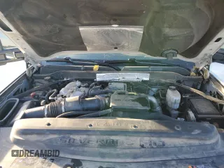 2018 Chevrolet Silverado 3500HD LT with VIN 1GC4KZCY8JF201788, listed as a Copart auction lot 84894424 with 195,964 mi miles and Salvage Title. Bid and sale history available at DreamBid. Image 11.