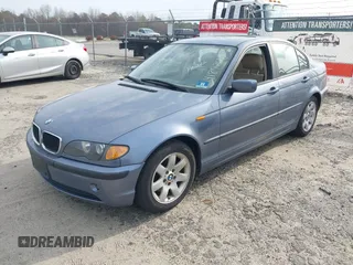 2005 BMW 3 Series 325i with VIN WBAET37445NJ85538, listed as a IAAI auction lot 41872686 with 121,237 mi miles. Bid and sale history available at carsss.com. Image 2.