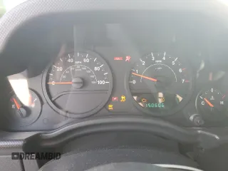 2008 Jeep Wrangler X z VIN 1J4FA24168L549082, wystawiony jako Copart lot #58178805 z przebiegiem 150 606 mil mil oraz Szkoda całkowita • Salvage title. Historia ofert i sprzedaży dostępna na DreamBid. Obrazek 9.