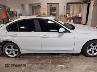 2014 BMW 3 Series 320i xDrive with VIN WBA3C3C52EPV90601, listed as a IAAI auction lot 42082100 with 1 mi miles. Bid and sale history available at carsss.com. Image 13.