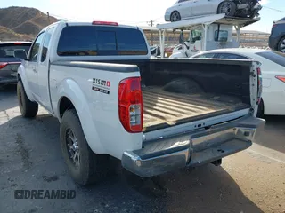 2007 Nissan Frontier SE z VIN 1N6AD06U67C417356, wystawiony jako IAAI lot #41157828 z przebiegiem 101 937 mil mil oraz . Historia ofert i sprzedaży dostępna na DreamBid. Obrazek 3.