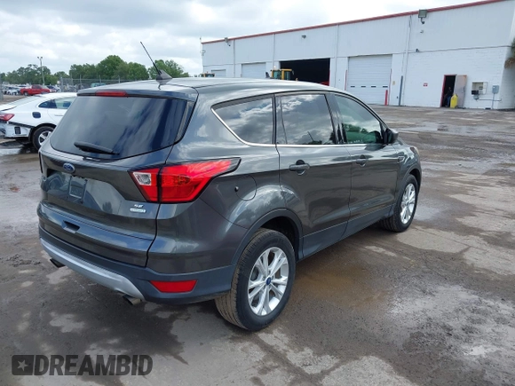 2019 Ford Escape SE with VIN 1FMCU0GDXKUB95350, listed as a IAAI auction lot 42154622 with 109,309 mi miles. Bid and sale history available at carsss.com. Image 4.