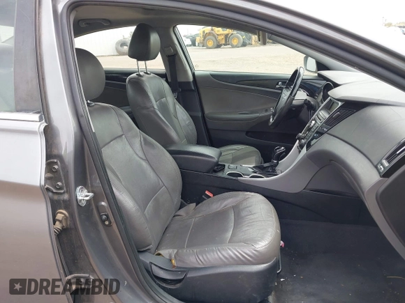 2011 Hyundai Sonata SE with VIN 5NPEC4AC0BH302181, listed as a IAAI auction lot 41945272 with 258,242 mi miles. Bid and sale history available at carsss.com. Image 5.