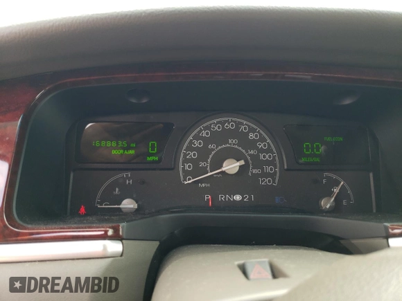 2005 Lincoln Town Car Signature z VIN 1LNHM81W25Y666645, wystawiony jako Copart lot #56103945 z przebiegiem 168 883 mil mil oraz Czysty tytuł • Clean title. Historia ofert i sprzedaży dostępna na DreamBid. Obrazek 9.