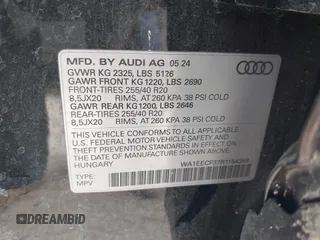 2024 Audi Q3 S line Premium Plus z VIN WA1EECF37R1154359, wystawiony jako IAAI lot #41617551 z przebiegiem 8377 mil mil oraz . Historia ofert i sprzedaży dostępna na DreamBid. Obrazek 9.