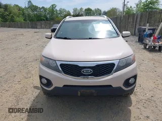 2011 Kia Sorento LX with VIN 5XYKT3A18BG125401, listed as a IAAI auction lot 42123824 with 284,660 mi miles. Bid and sale history available at carsss.com. Image 6.