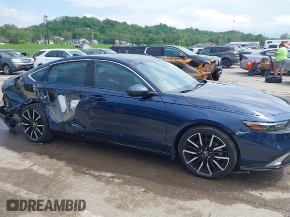 2023 Honda Accord Touring with VIN 1HGCY2F82PA029648, listed as a IAAI auction lot 42145629 with 22,289 mi miles and . Bid and sale history available at DreamBid. Image 13.