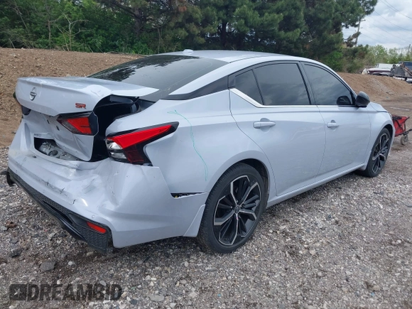 2024 Nissan Altima SR z VIN 1N4BL4CV0RN325574, wystawiony jako IAAI lot #42156140 z przebiegiem 19 715 mil mil oraz . Historia ofert i sprzedaży dostępna na DreamBid. Obrazek 4.
