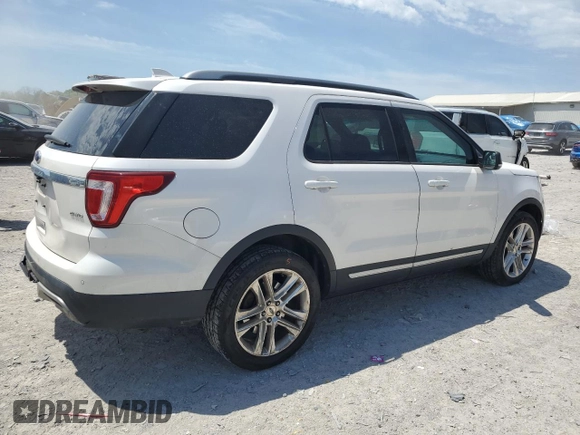 2017 Ford Explorer XLT with VIN 1FM5K8D84HGB59052, listed as a Copart auction lot 53406145 with 107,031 mi miles and Salvage Title. Bid and sale history available at carsss.com. Image 3.