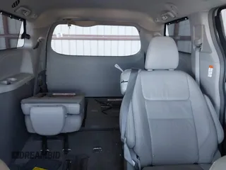 2015 Toyota Sienna XLE с VIN 5TDYK3DC9FS611086, выставлен на аукционе IAAI как лот 41970098 с пробегом 59 154 миль миль и . История ставок и продаж доступна на DreamBid. Изображение 8.