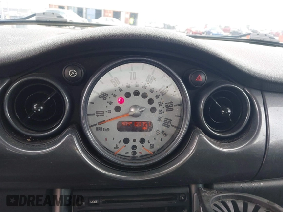 2006 MINI Hardtop with VIN WMWRC33566TK73763, listed as a IAAI auction lot 42782654 with 103,751 mi miles and . Bid and sale history available at DreamBid. Image 7.