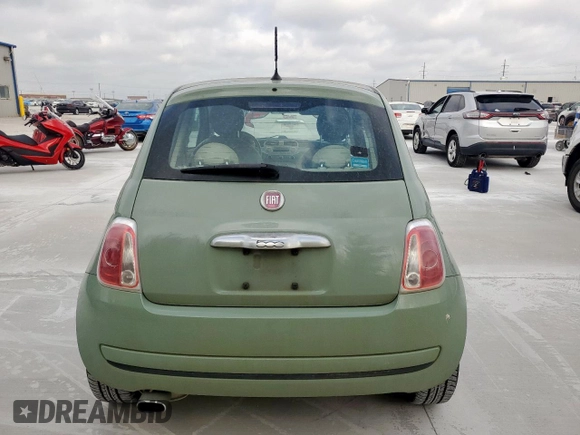 2013 FIAT 500 Pop z VIN 3C3CFFAR0DT747381, wystawiony jako Copart lot #57809545 z przebiegiem 125 137 mil mil oraz Czysty tytuł • Clean title. Historia ofert i sprzedaży dostępna na DreamBid. Obrazek 6.