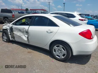 2008 Pontiac G6 1SV Value Leader with VIN 1G2ZF57B784201817, listed as a IAAI auction lot 39711687 with 1 mi miles. Bid and sale history available at carsss.com. Image 3.