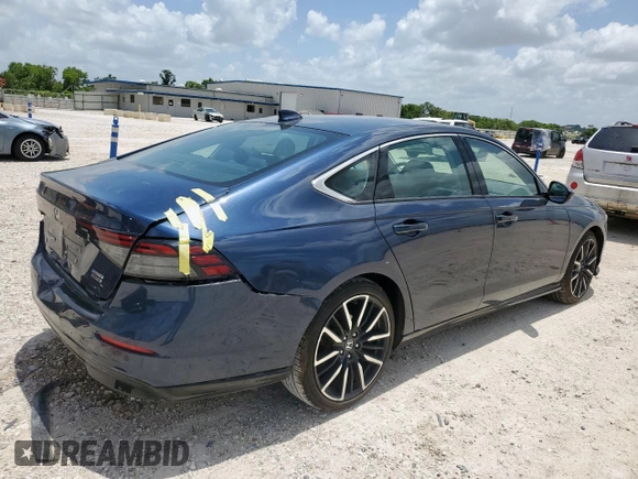 2023 Honda Accord Touring with VIN 1HGCY2F89PA033020, listed as a Copart auction lot 61122135 with 37,037 mi miles and Salvage title. Bid and sale history available at DreamBid. Image 3.