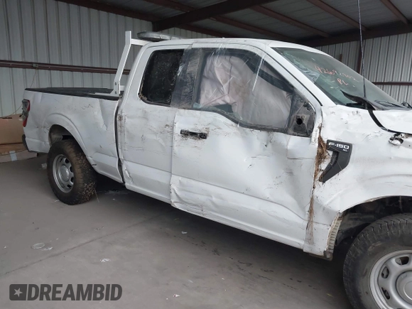 2022 Ford F-150 XL z VIN 1FTEX1CPXNKF06107, wystawiony jako IAAI lot #42692902 z przebiegiem Nie podano mil oraz . Historia ofert i sprzedaży dostępna na DreamBid. Obrazek 13.