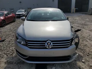 2012 Volkswagen Passat S z VIN 1VWAP7A3XCC017731, wystawiony jako Copart lot #58296085 z przebiegiem 130 852 mil mil oraz Nie do naprawy • Non repairable. Historia ofert i sprzedaży dostępna na DreamBid. Obrazek 5.