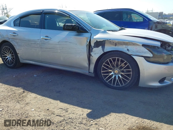 2012 Nissan Maxima S z VIN 1N4AA5AP5CC846756, wystawiony jako IAAI lot #42060602 z przebiegiem 210 370 mil mil oraz . Historia ofert i sprzedaży dostępna na DreamBid. Obrazek 12.
