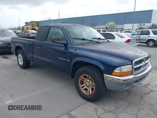 2001 Dodge Dakota with VIN 1B7GL22X41S247460, listed as a IAAI auction lot 41902565 with 189,887 mi miles. Bid and sale history available at carsss.com. Image 1.