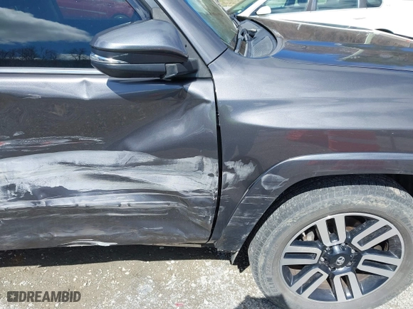 2017 Toyota 4Runner SR5 with VIN JTEBU5JR9H5415822, listed as a IAAI auction lot 41806456 with 129,585 mi miles. Bid and sale history available at carsss.com. Image 17.